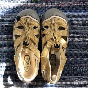 Cute Keen Shoes